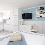 3 50m From The Americas Promenade With Heated Pool Apartment