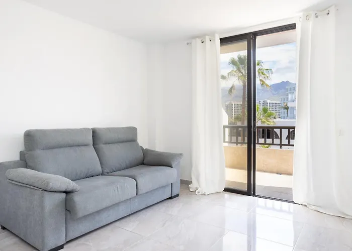 Apartment 3 50m From The Americas Promenade With Heated Pool