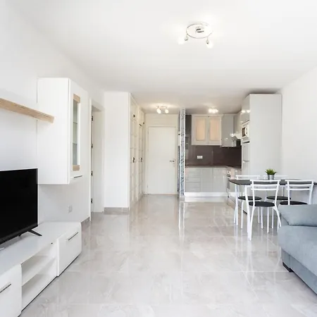Classbnb - 3 50m From The Americas Promenade
