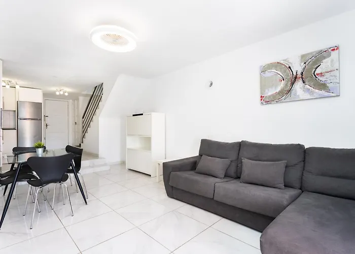 3 50m From The Americas Promenade With Heated Pool Appartamento