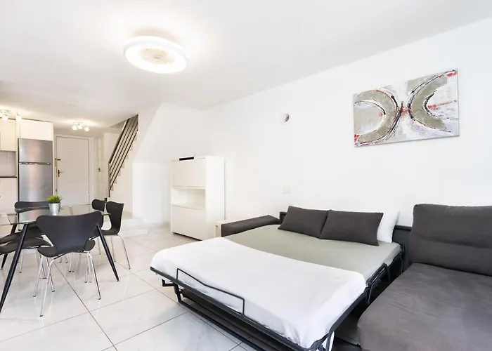 3 50m From The Americas Promenade With Heated Pool Appartamento